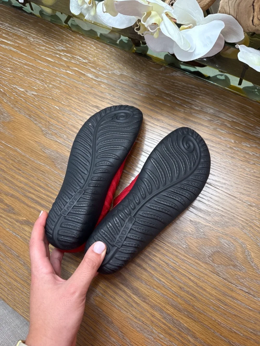 Naot Okahu Red Knit - 8.5 (39)
